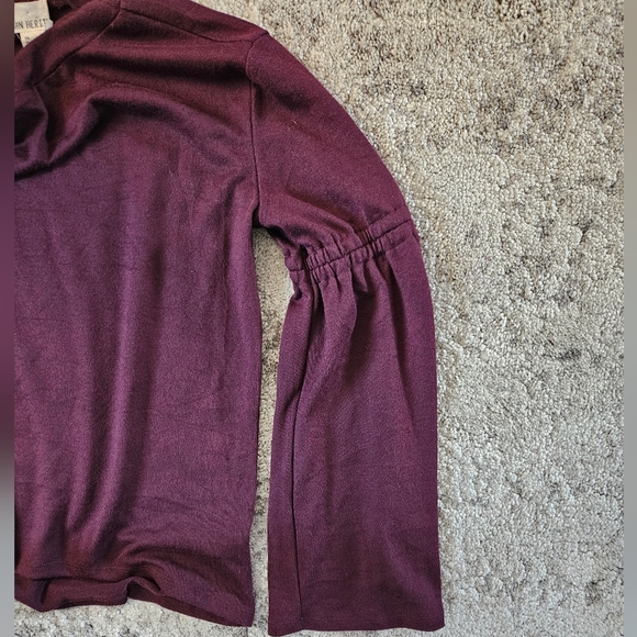 Urban Heritage Sweater - Picture 6 of 6